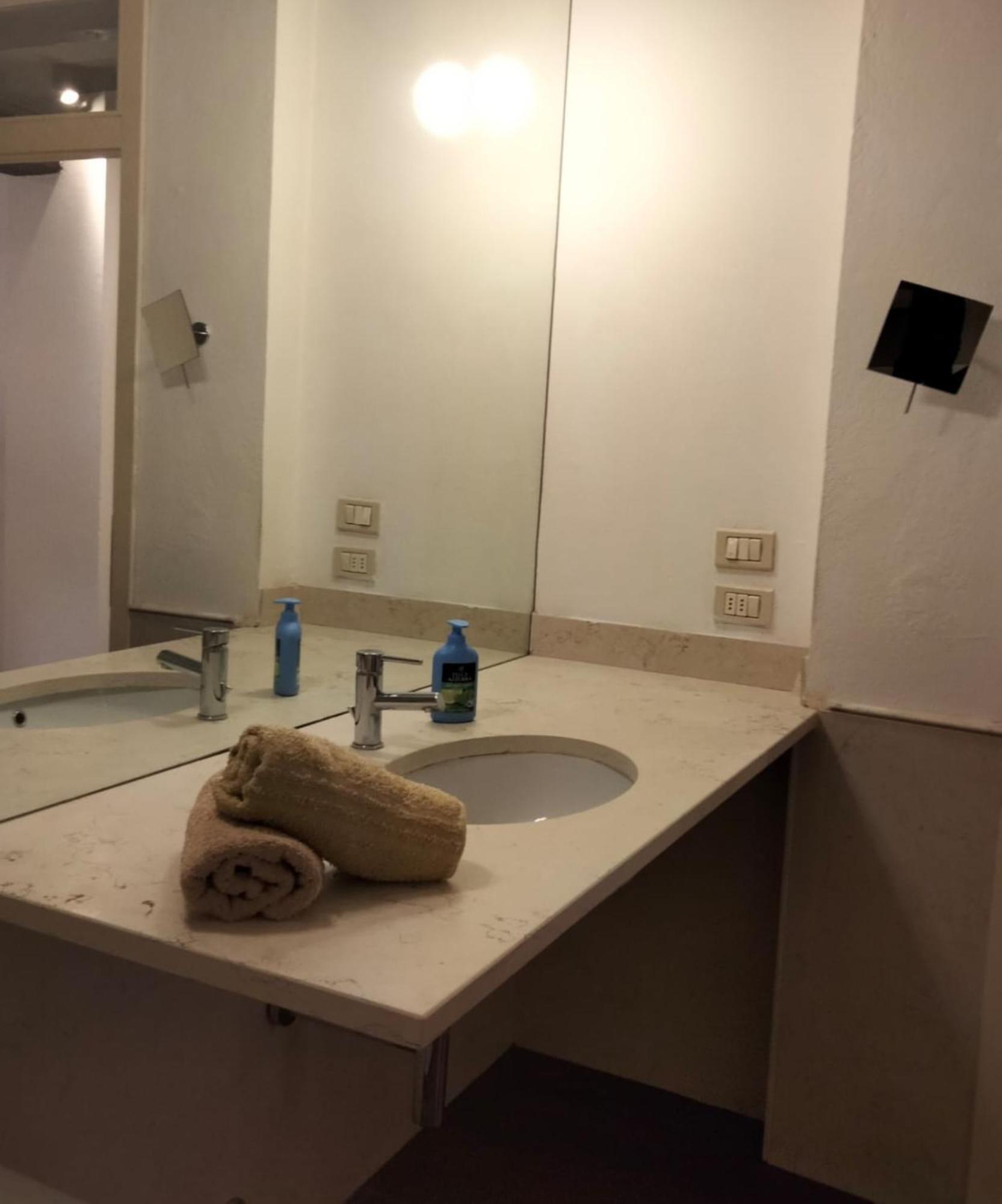 Historic E Comfort Suite - Locazione Semplice 볼로냐 외부 사진