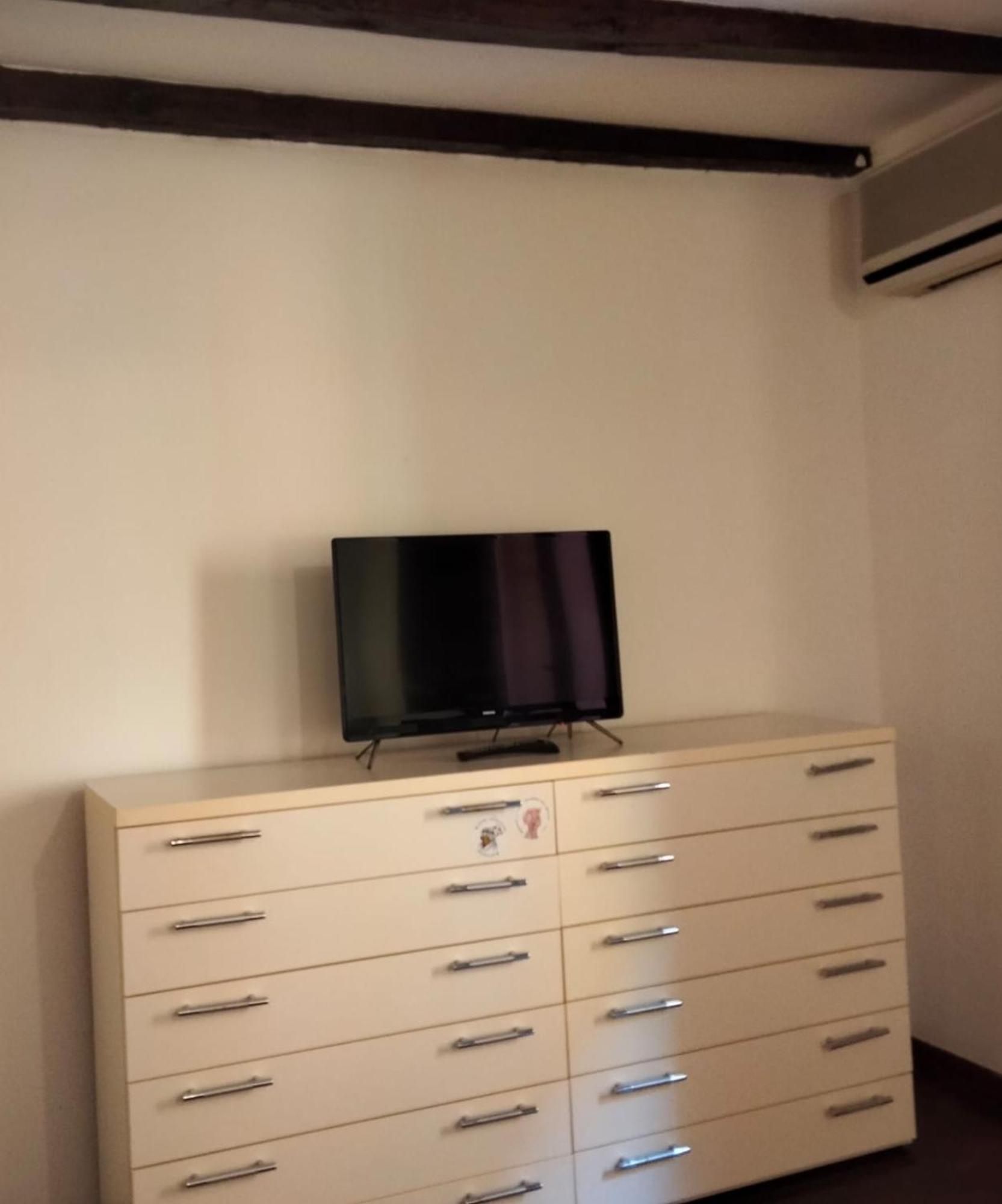 Historic E Comfort Suite - Locazione Semplice 볼로냐 외부 사진
